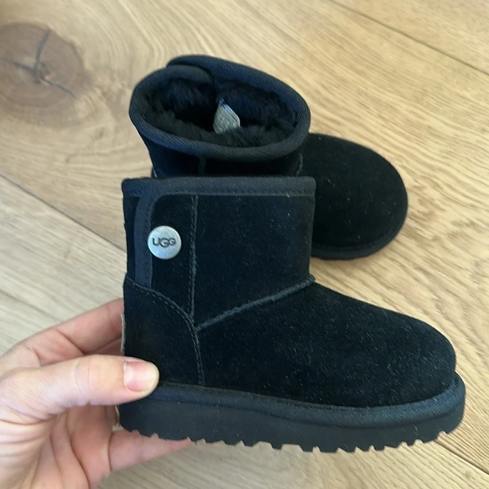 UGG® Jona Boot  BLACK, Size 6 M baby toddler